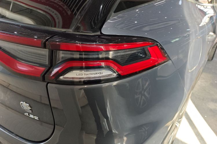 比亚迪 唐新能源 2022款 DM-p 215KM 四驱旗舰型车身外观9