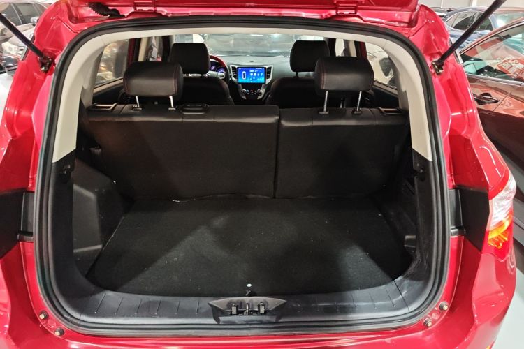 长安CS35 2016款 1.6L 手动豪华型 国V机舱底盘23