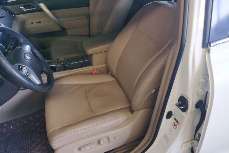 丰田 汉兰达 2012款 2.7L 两驱5座运动版中控内饰19