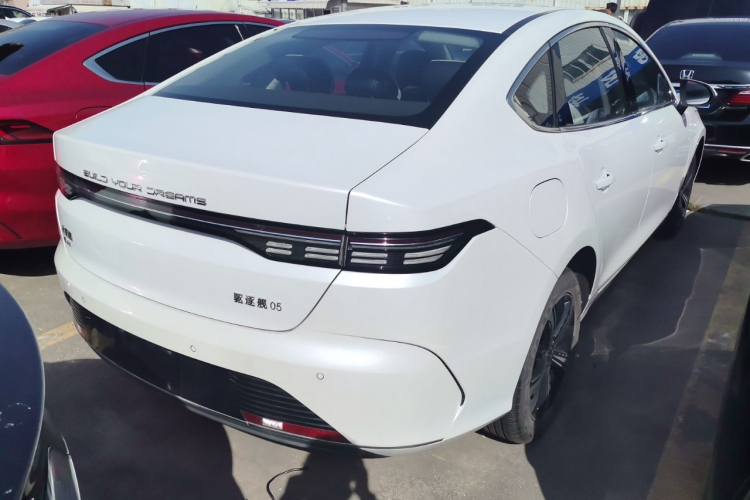 比亚迪 驱逐舰05 2023款 冠军版 DM-i 120KM 尊贵型车身外观7