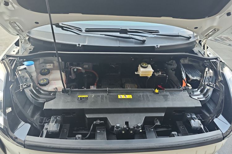 奔腾NAT 2023款 PRO 舒享出行换电版 401km局部细节24