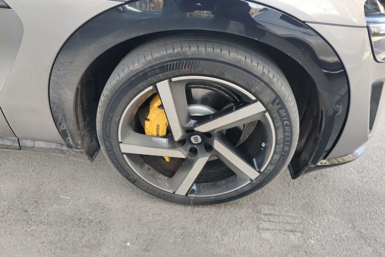 小米汽车 小米YU7 2025款 超长续航高性能四驱Max版车身外观10