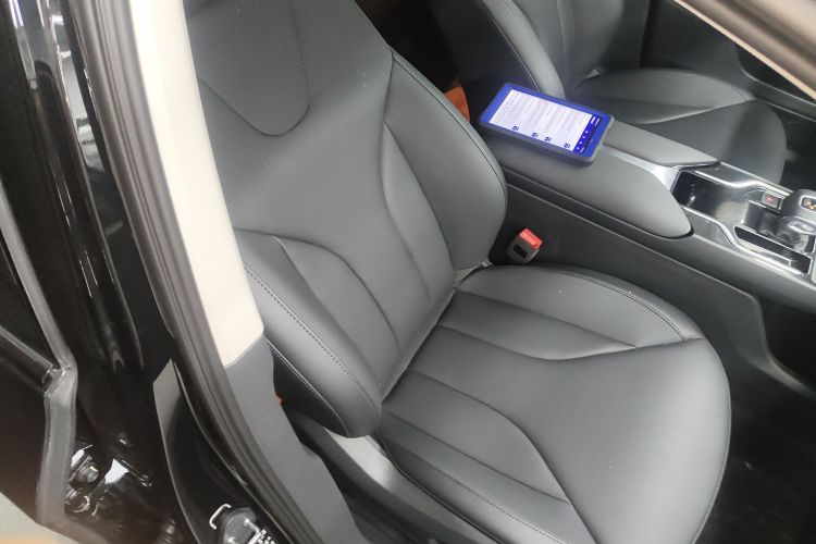 红旗E-QM5 2022款 431km 充电乐享版局部细节41