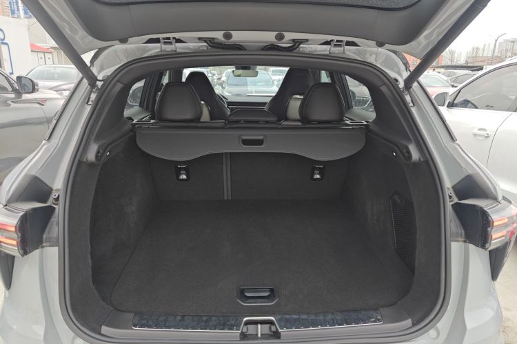 领克01 2023款 1.5TD EM-F 晨曦机舱底盘23