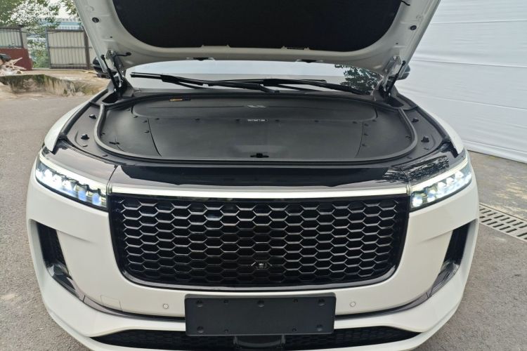 理想汽车 理想ONE 2021款 增程6座版机舱底盘24