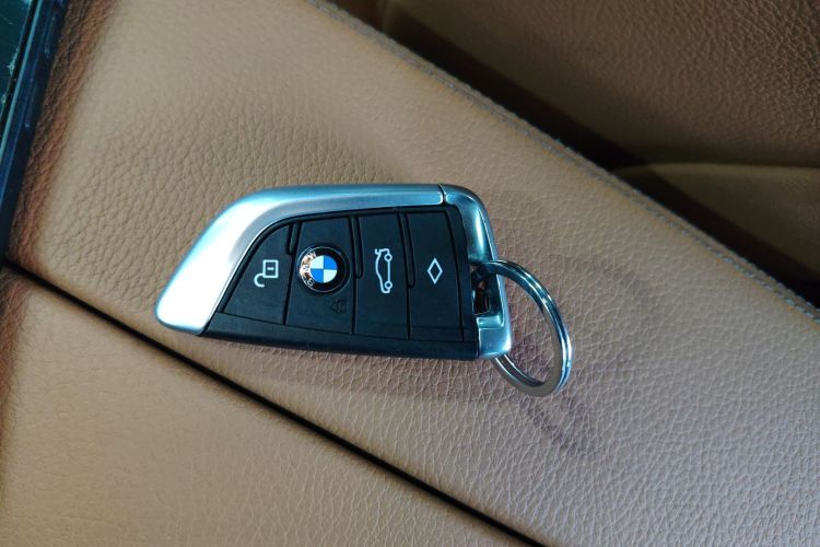 宝马5系 2018款 528Li 上市特别版中控内饰11