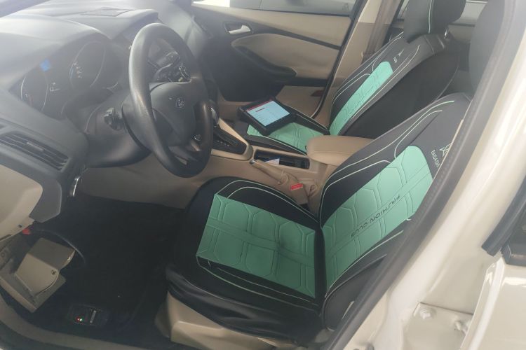 福特 福克斯 2017款 三厢 1.6L 自动舒适型智行版中控内饰19