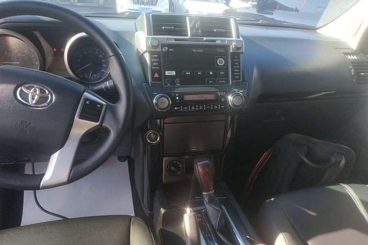 丰田 普拉多 2015款 2.7L 自动标准版中控内饰16