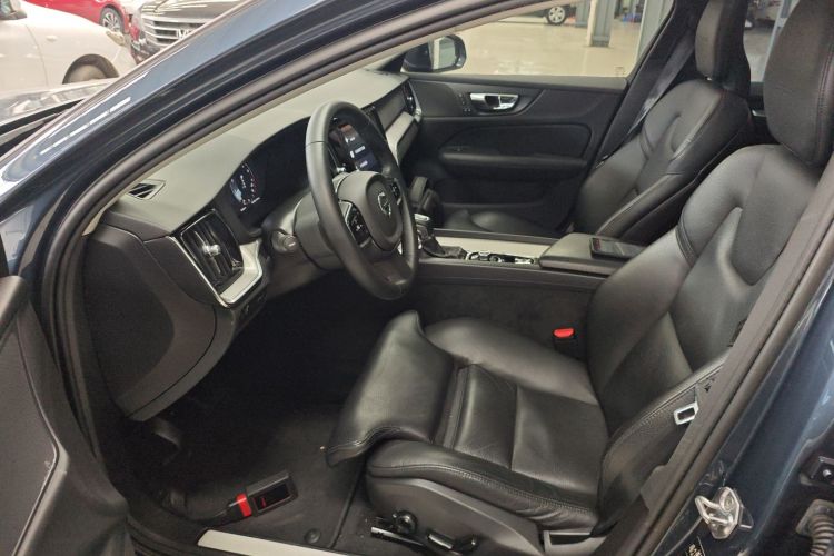 沃尔沃S60 2020款 T4 智远豪华版中控内饰19