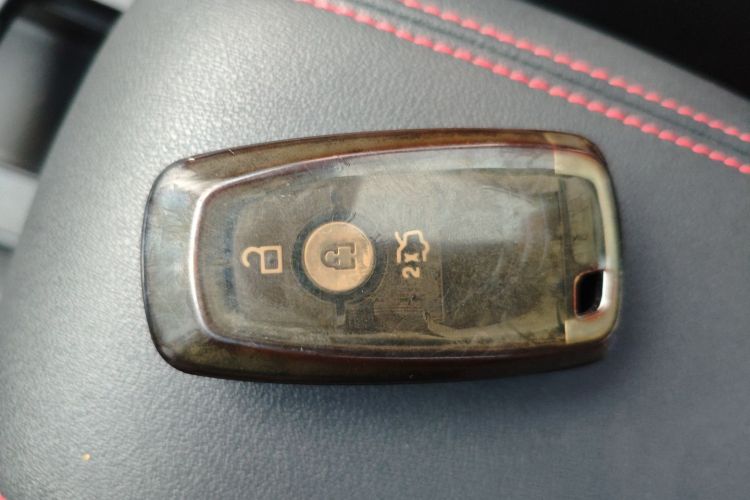 福特 福克斯 2022款 三厢 EcoBoost 180 自动ST Line中控内饰11