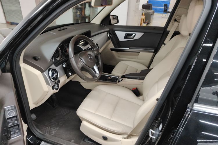 奔驰GLK级 2013款 改款 GLK 300 4MATIC 时尚型局部细节19