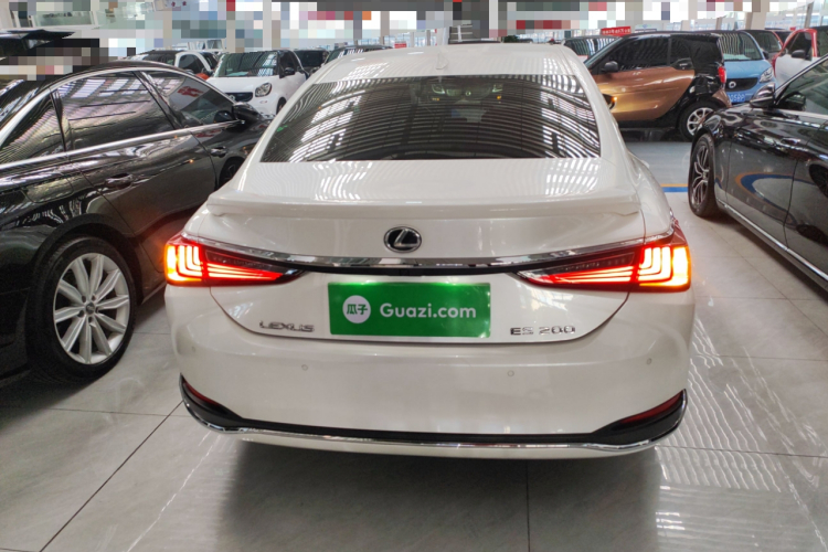 雷克萨斯ES 2022款 200 豪华版车身外观6