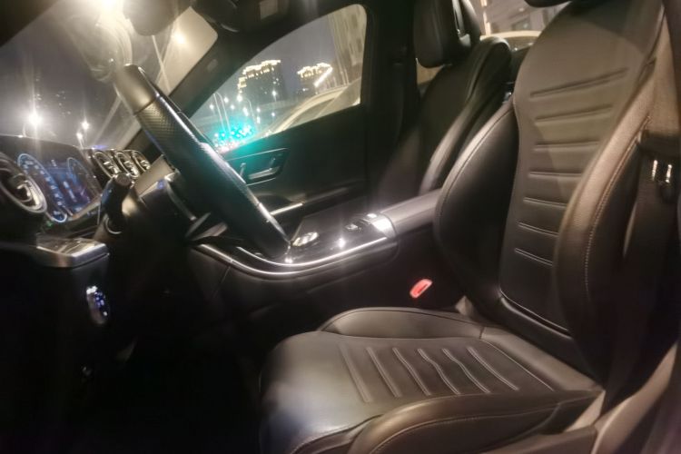 奔驰C级 2022款 C 260 L 运动版中控内饰19