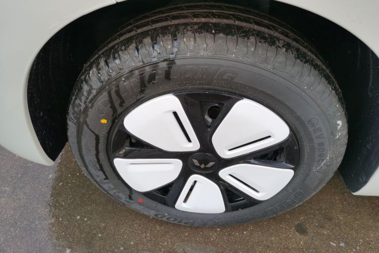 五菱汽车 宏光MINIEV 2025款 四门版 进阶款车身外观6007