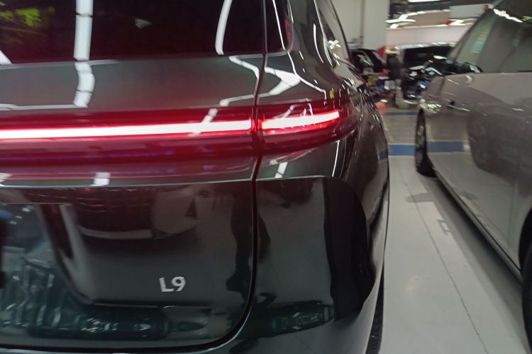 理想汽车 理想L9 2024款 Ultra车身外观9