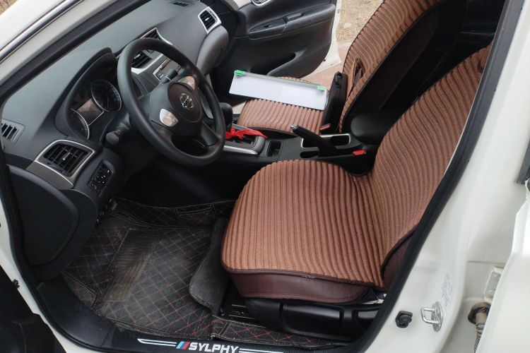 日产 轩逸 2022款 经典 1.6XE CVT舒适版中控内饰19