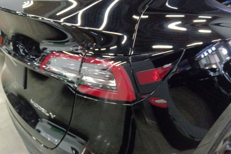 特斯拉 Model Y 2021款 标准续航后驱版车身外观6006