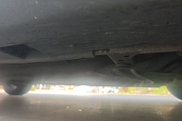 福特 福克斯 2012款 三厢 1.6L 自动舒适型局部细节9001