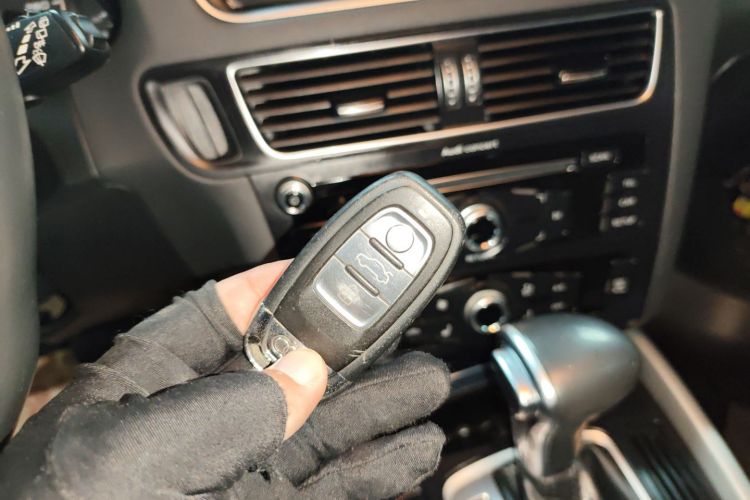 奥迪Q5 2017款 Plus 40 TFSI 进取型中控内饰11