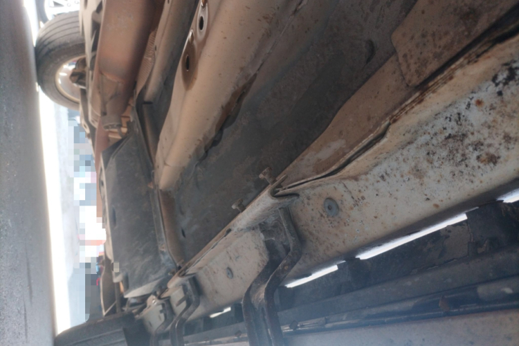 陆风X7 2015款 2.0T 全景尊贵版局部细节9004