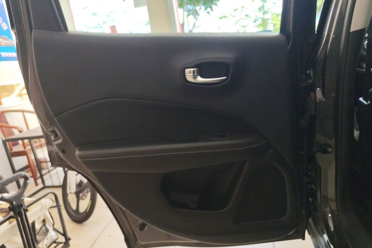 Jeep 指南者 2020款 220T 自动领先版中控内饰7008