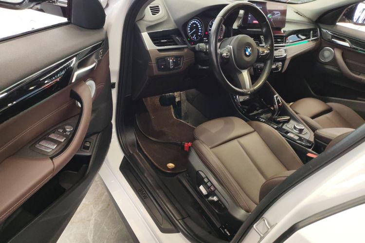 宝马X2 2021款 改款 sDrive25i M运动套装中控内饰7003