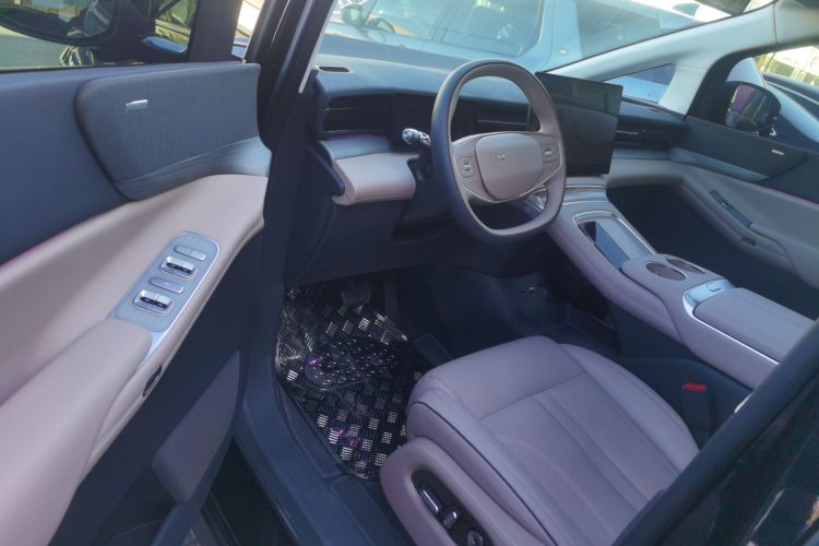 小鹏X9 2025款 740超长续航 Max中控内饰20