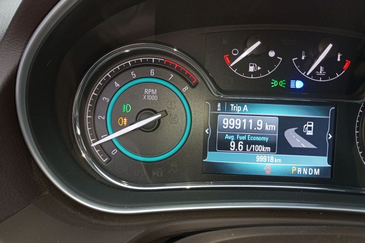 别克 君威 2014款 2.0L 精英时尚型中控内饰14