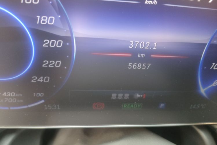 奔驰EQE 2022款 350 先型特别版中控内饰15