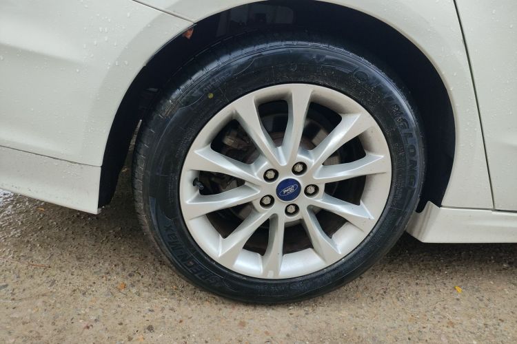 福特 蒙迪欧 2017款 EcoBoost 180 时尚型车身外观6008