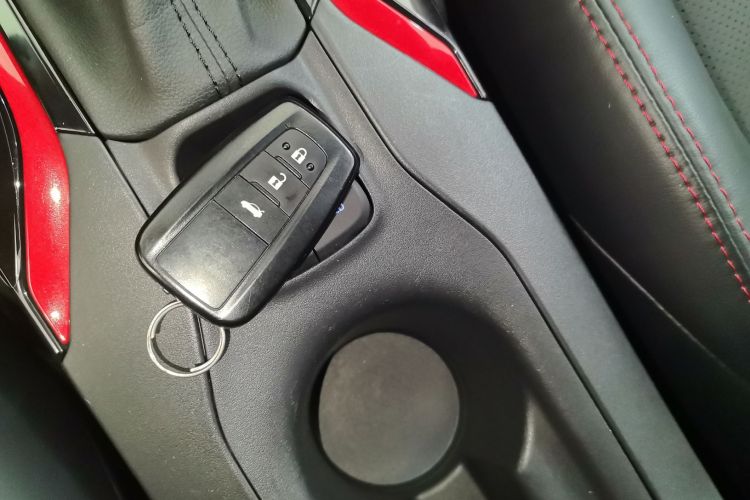 丰田 雷凌 2021款 双擎 1.8H E-CVT运动版中控内饰7001