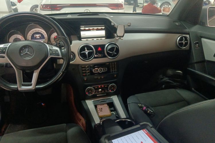 奔驰GLK级 2015款 GLK 300 4MATIC 时尚型 极致版局部细节16