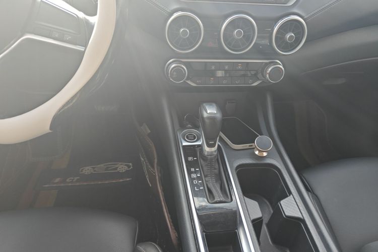 日产 轩逸 2020款 1.6L XL CVT悦享版中控内饰18