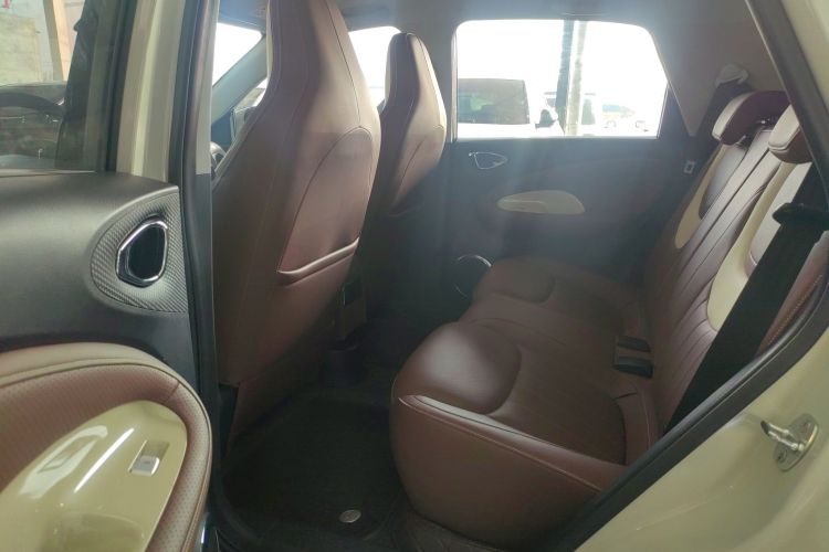 五菱汽车 五菱缤果 2023款 203km 舒享款中控内饰21