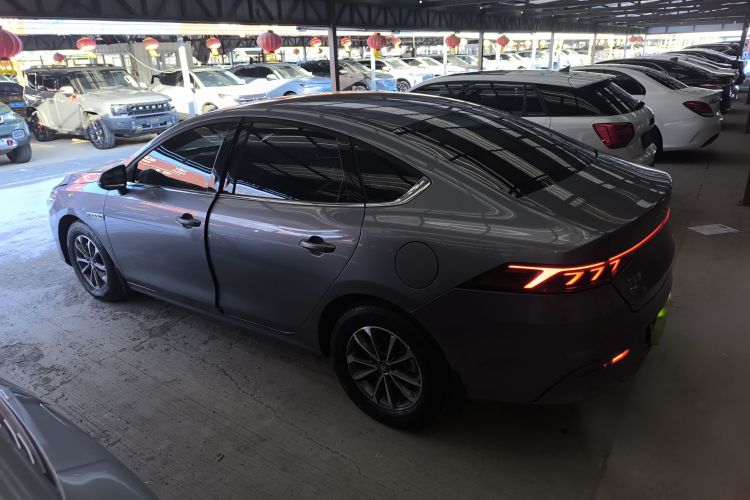 比亚迪 秦PLUS 2024款 荣耀版 DM-i 55KM领先型车身外观4