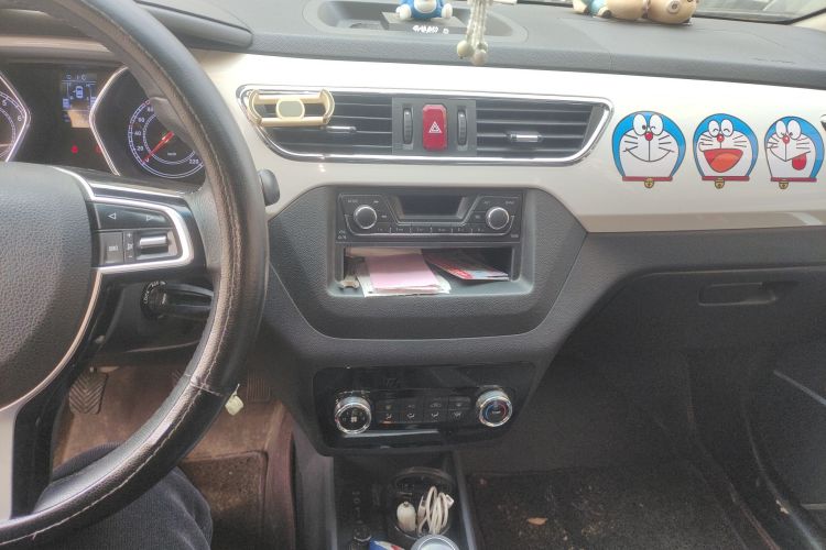 江汽集团 瑞风S2 2015款 1.5L 手动豪华型中控内饰16