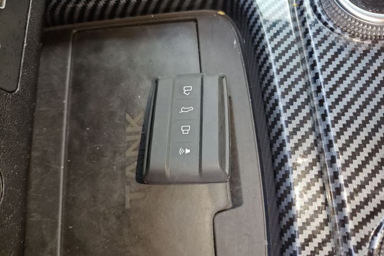 坦克300 2024款 2.0T 征服者中控内饰11