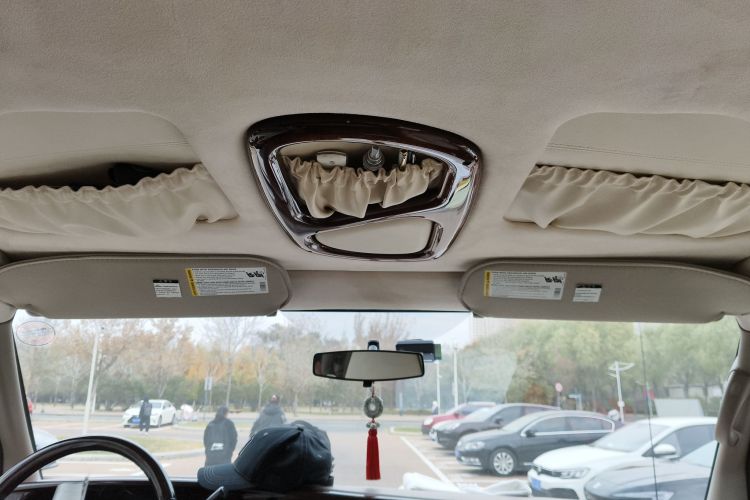 GMC SAVANA 2014款 5.3L 四驱领袖版中控内饰22