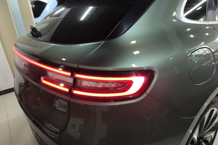 鸿蒙智行 问界M5 2022款 增程四驱旗舰版车身外观6006