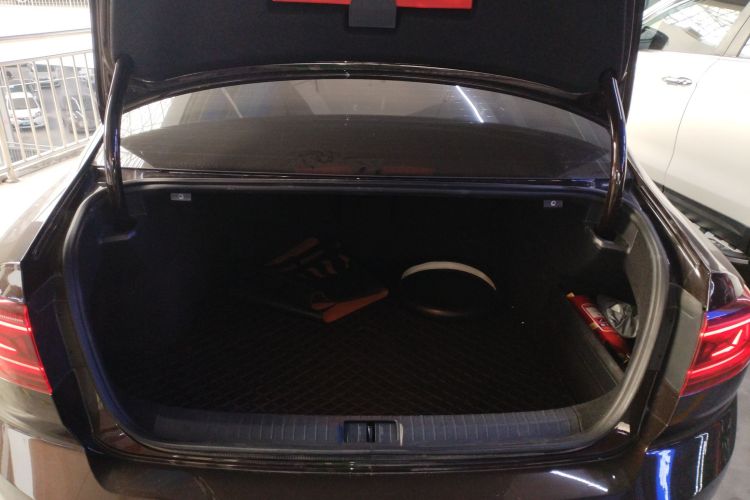 大众 迈腾 2023款 200万辆纪念版 330TSI DSG豪华型局部细节23