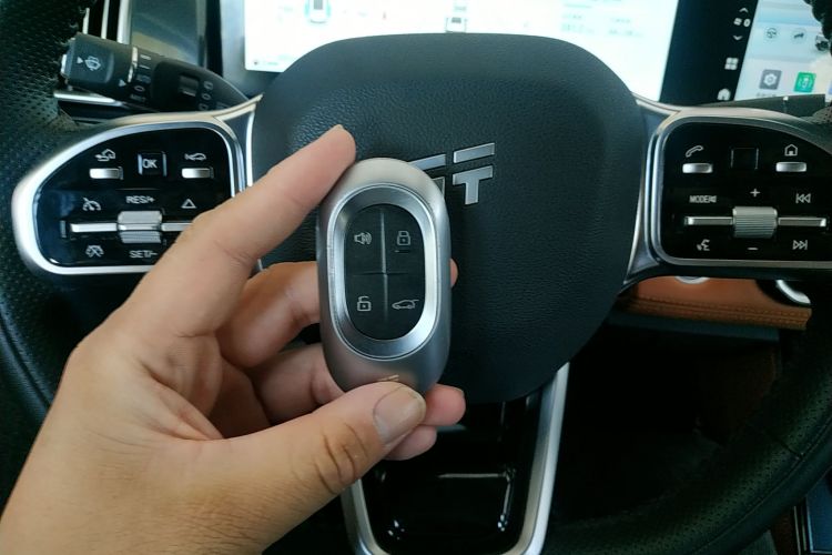 捷途山海L7 2024款 1.5T 120km  ULTRA 5座中控内饰7001