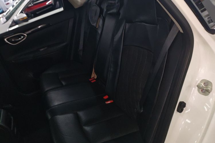 日产 轩逸 2018款 1.6XV CVT尊享版中控内饰21