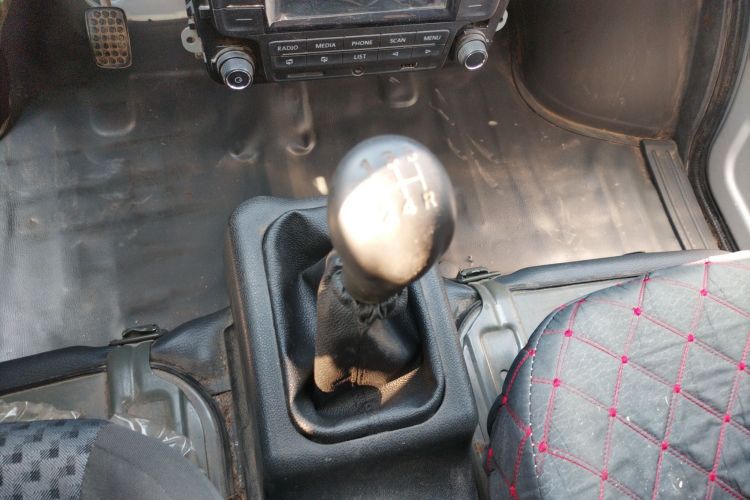 五菱汽车 五菱之光 2020款 1.2L 厢式运输车实用型 国VI 2座 LSI局部细节18