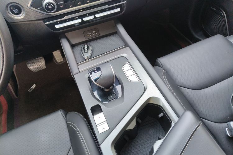 东南DX8S 2022款 1.5T DCT酋长版 7座中控内饰18