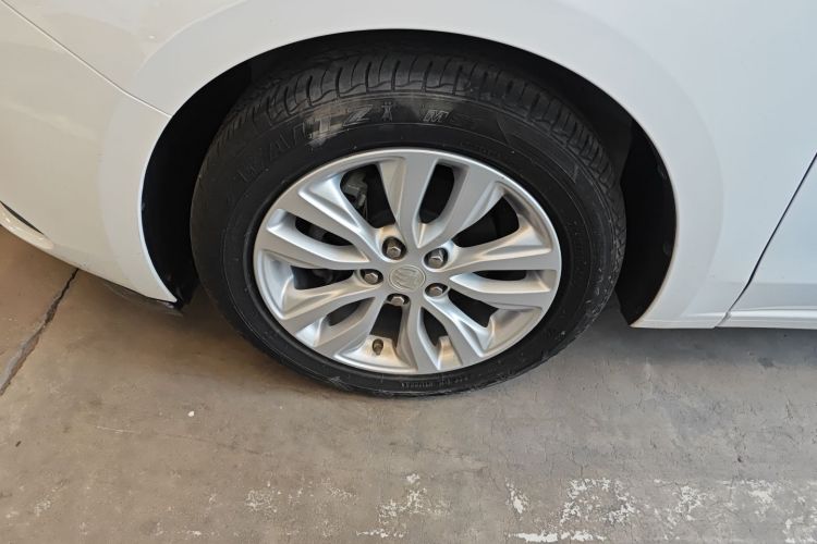 别克 英朗 2021款 改款 典范 1.5L 自动精英型车身外观35