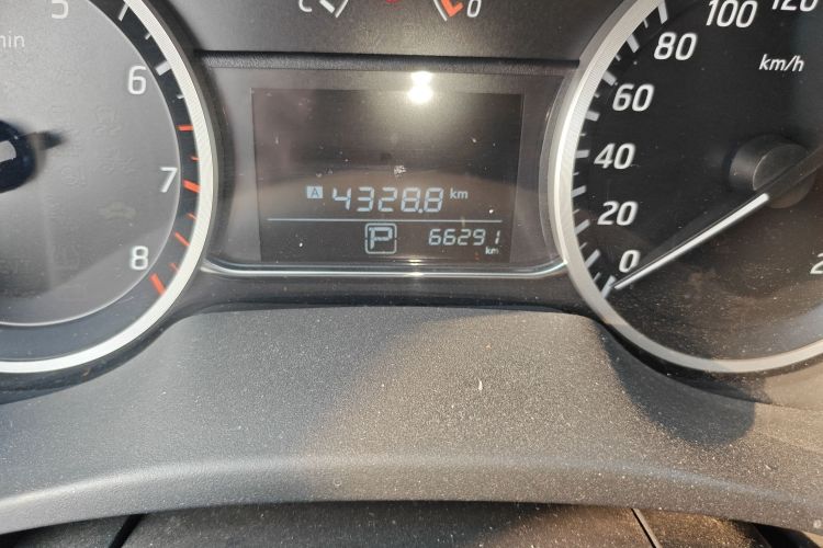 日产 轩逸 2022款 经典 1.6XE CVT舒适版中控内饰15