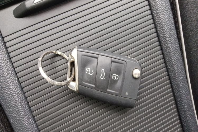 大众 速腾 2023款 300TSI DSG超越版中控内饰11