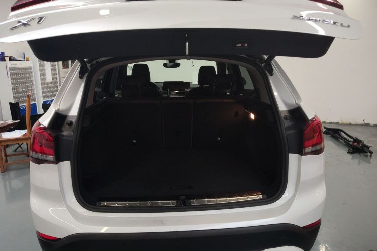 宝马X1 2022款 改款 xDrive25Li 尊享型机舱底盘23