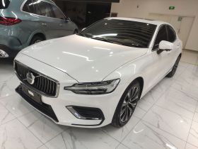 沃尔沃S60 2023款 B4 智远豪华版