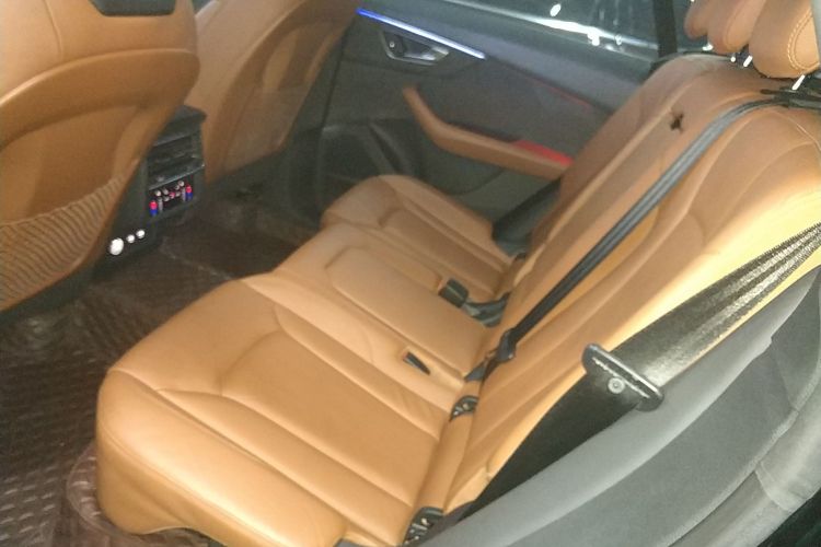 奥迪Q8 2019款 45 TFSI 臻选动感型中控内饰21